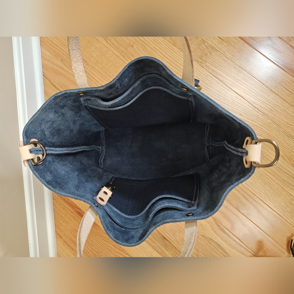 Go Forth Goods Navy Medium Avery - Picture 5 of 7